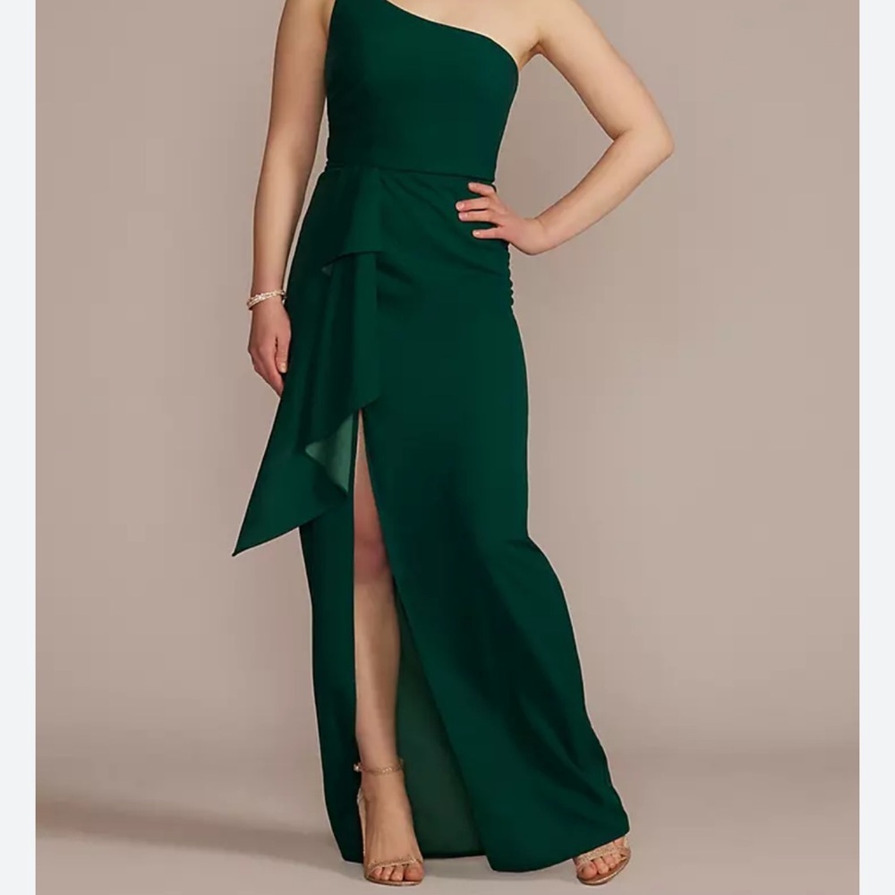 DB studio Elegant Green One-Shoulder Dress size 12 bridesmaid prom